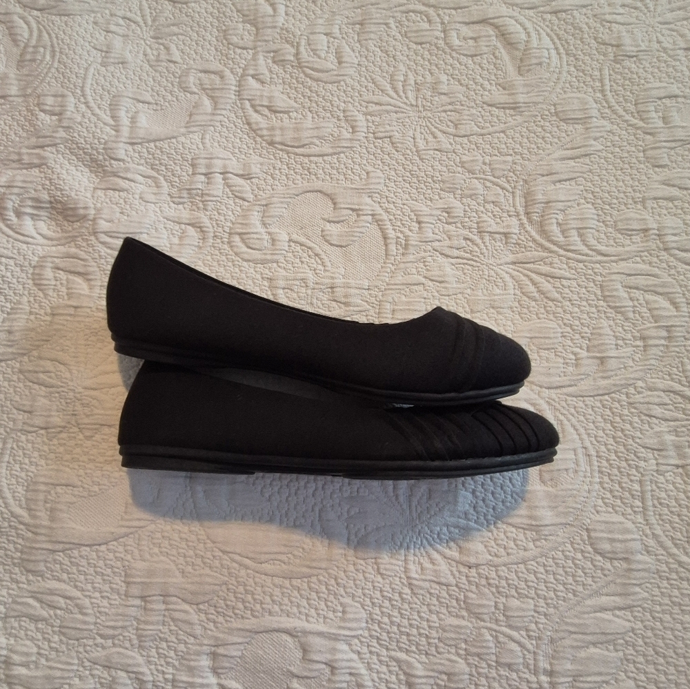 American Eagle women's size 11W black ballet flats New